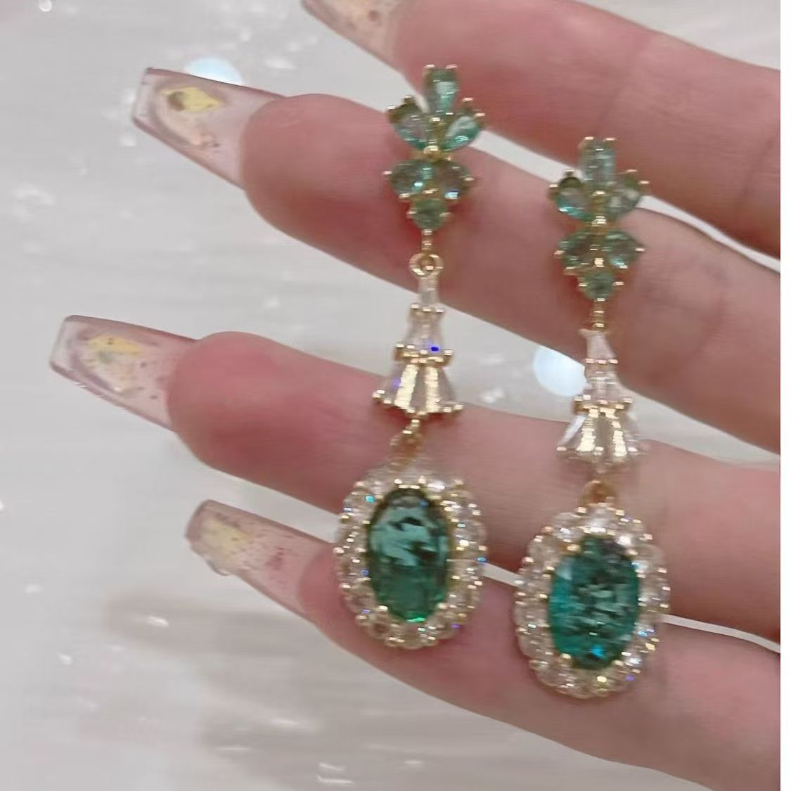 Retro  Style Green Earrings, Elegant & Gentle Jewelry