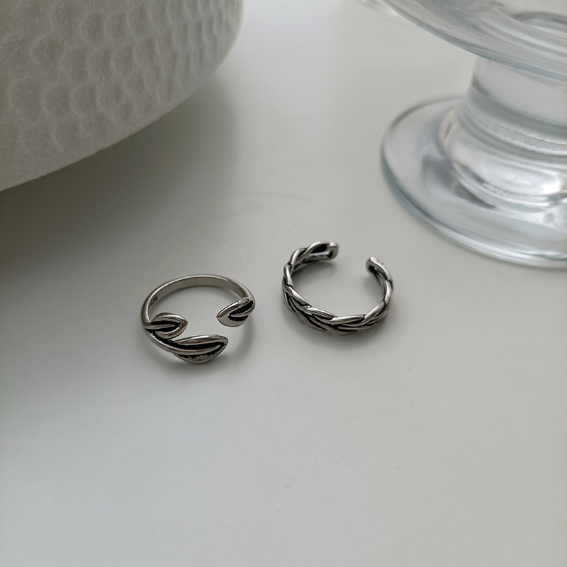 Retro Woven Chain Cross Ring, Simple Modeling Of Female Leaves