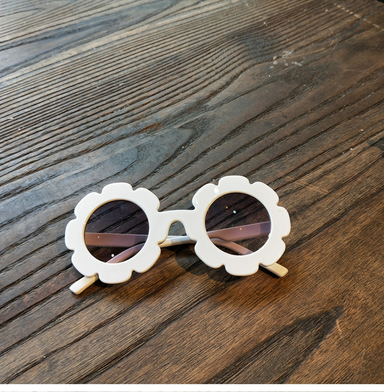 Children’s Fashion Flower Sunglasses With UV Protection