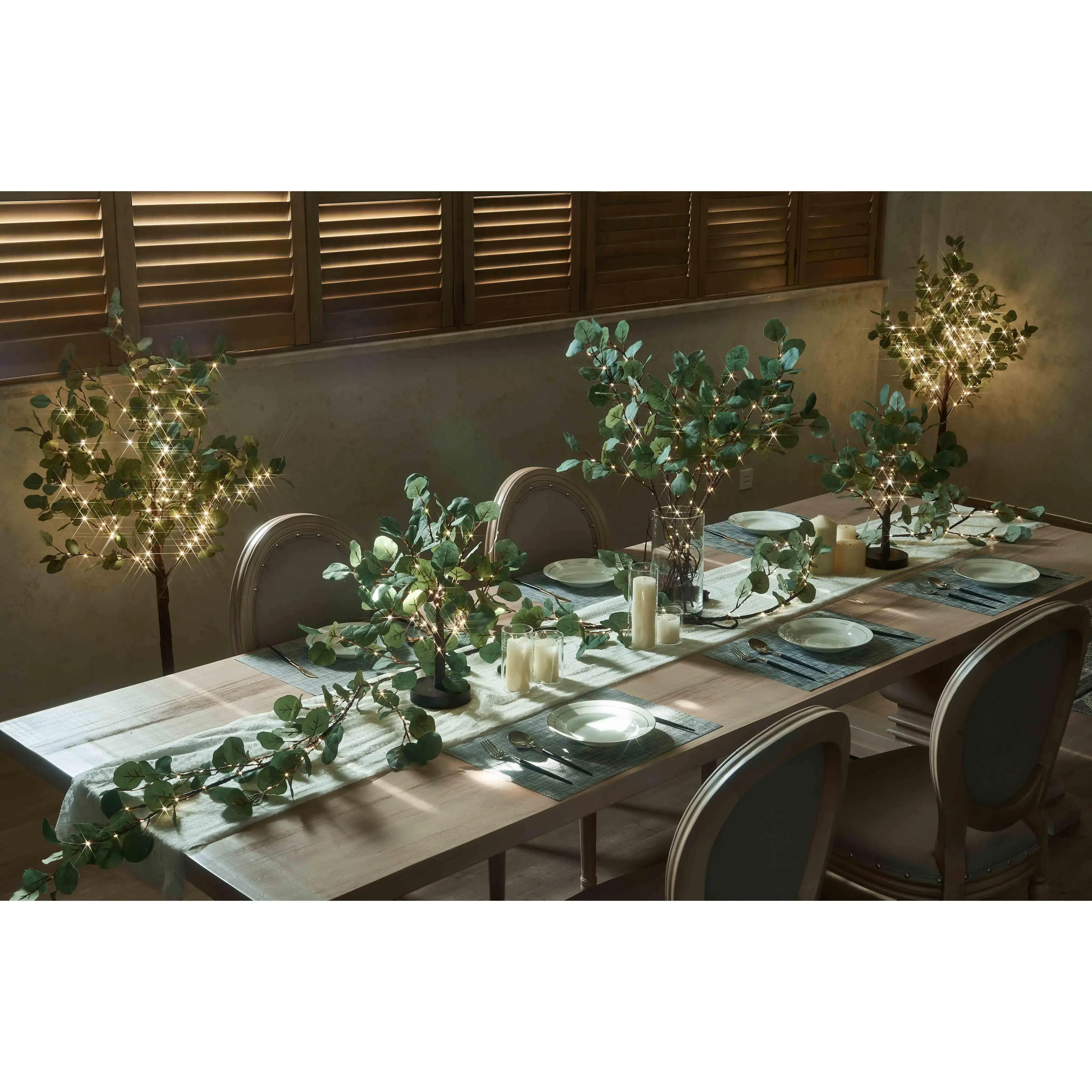Forest-themed Eucalyptus Leaf Wreath LED Decorative Light, Trendy And Stylish Holiday Decoration, Perfect For Photos In The Living Room And Bedroom.