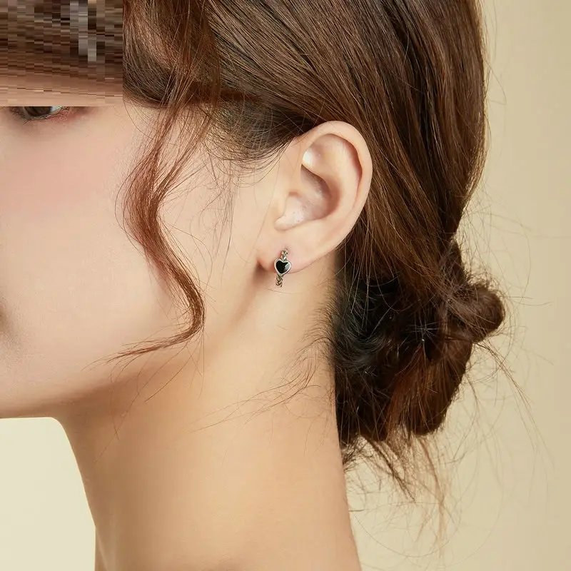 Simple And High-end S925 Silver Heart Earrings