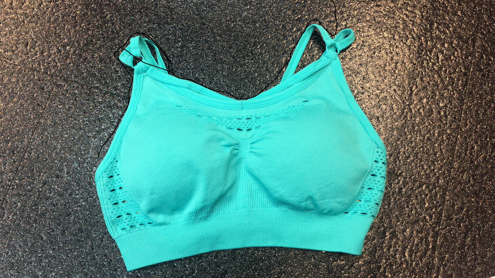 Title 8, Elastic seamless sports bra