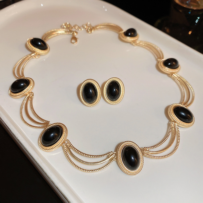 Vintage Gemstone Necklace And Earrings Set Alloy Gem Necklace Sterling Silver Post Stud Earrings Women Is Retro Jewelry