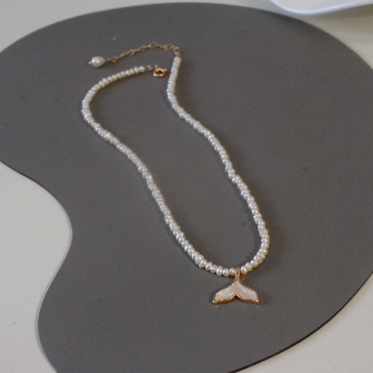 Irregular Pearl Fishtail Choker Fashion