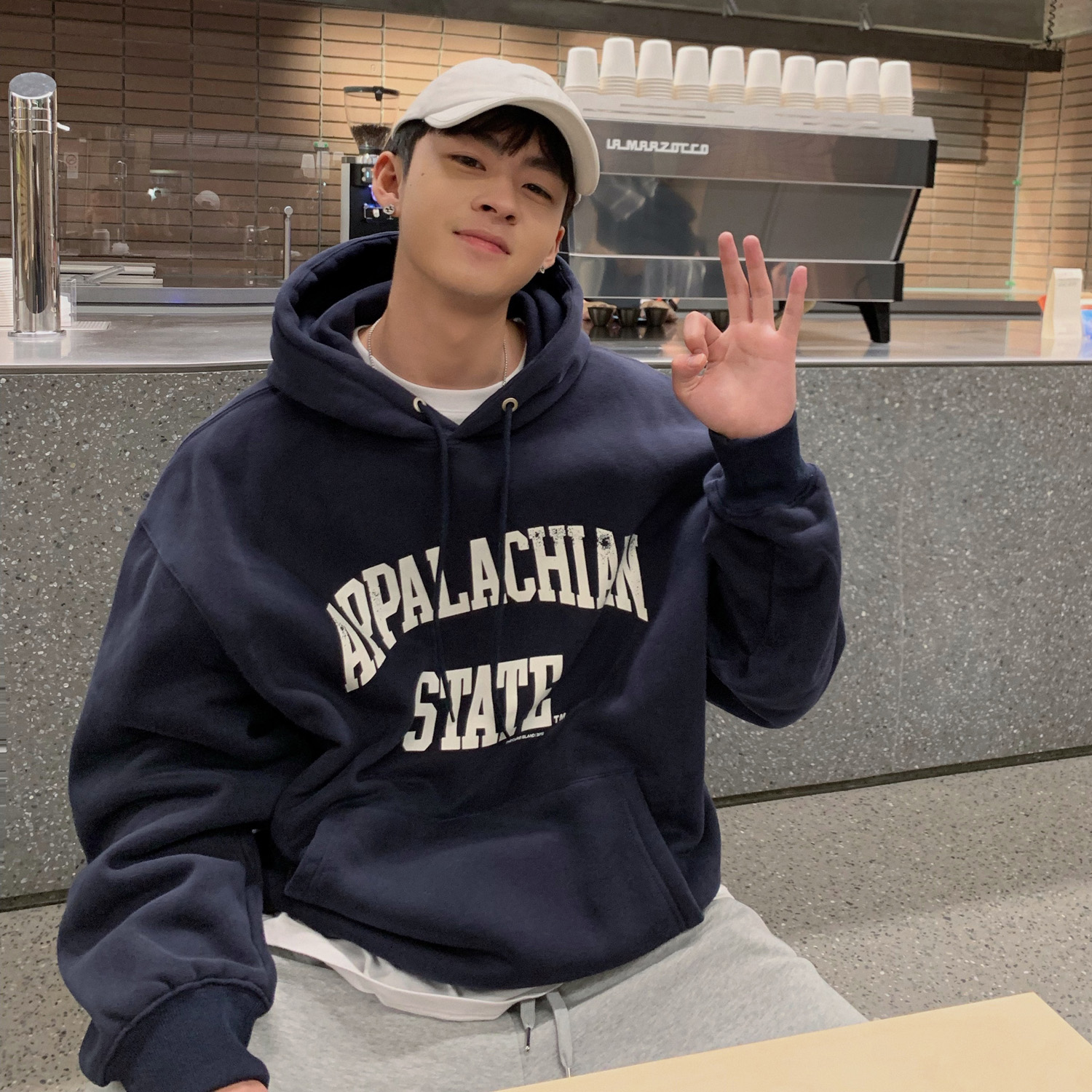 Men's Fashion Simple Print Hooded Sweatshirt