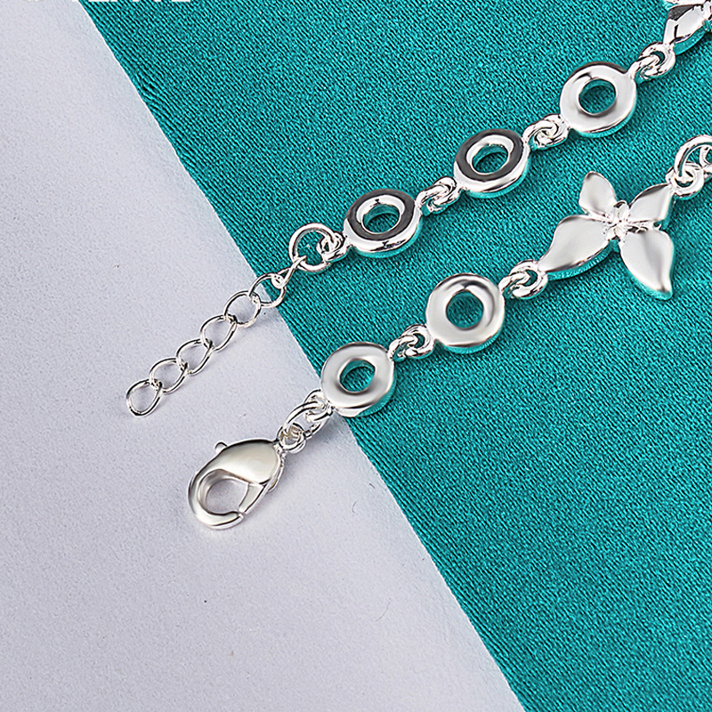 Retro Light Luxury Hollow Butterfly Bracelet