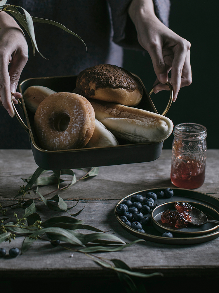 Title 3, Simple disc bread tray with iron tray