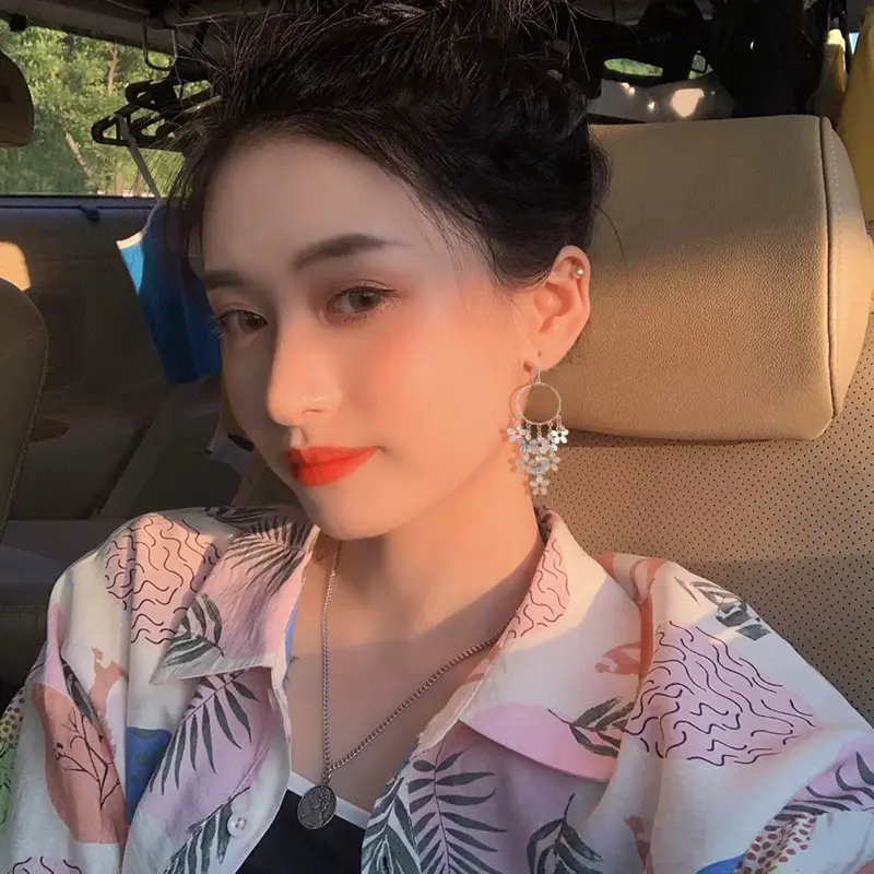 Women's Personality Fashion Temperament Flower Earrings