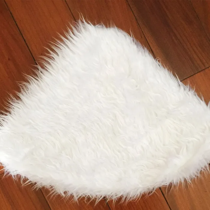 White Plush Christmas Tree Skirt, Soft Faux Fur Tree Base Cover for Holiday Decor (78, 90 or 122 cm) - detail photo 4
