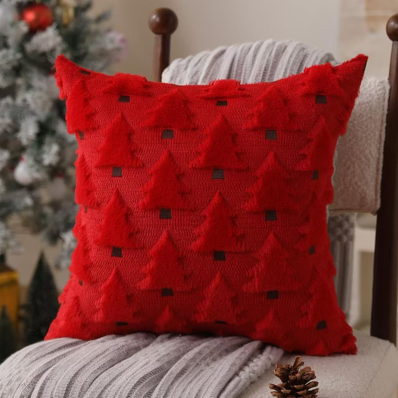 Pernă decorativă cu motiv de brad de Crăciun, 3 culori, cu flori decupate și efect de tufturi, tricotată, umplută cu bumbac PP, pentru decorarea casei de