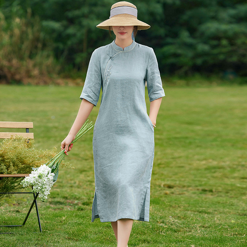 Linen Dress Artistic Embroidery Stand Collar Side Slit Cheongsam — image 1