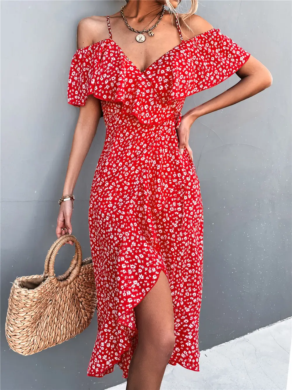 Fashionable And Personalized One-Shoulder Floral Sling Dress