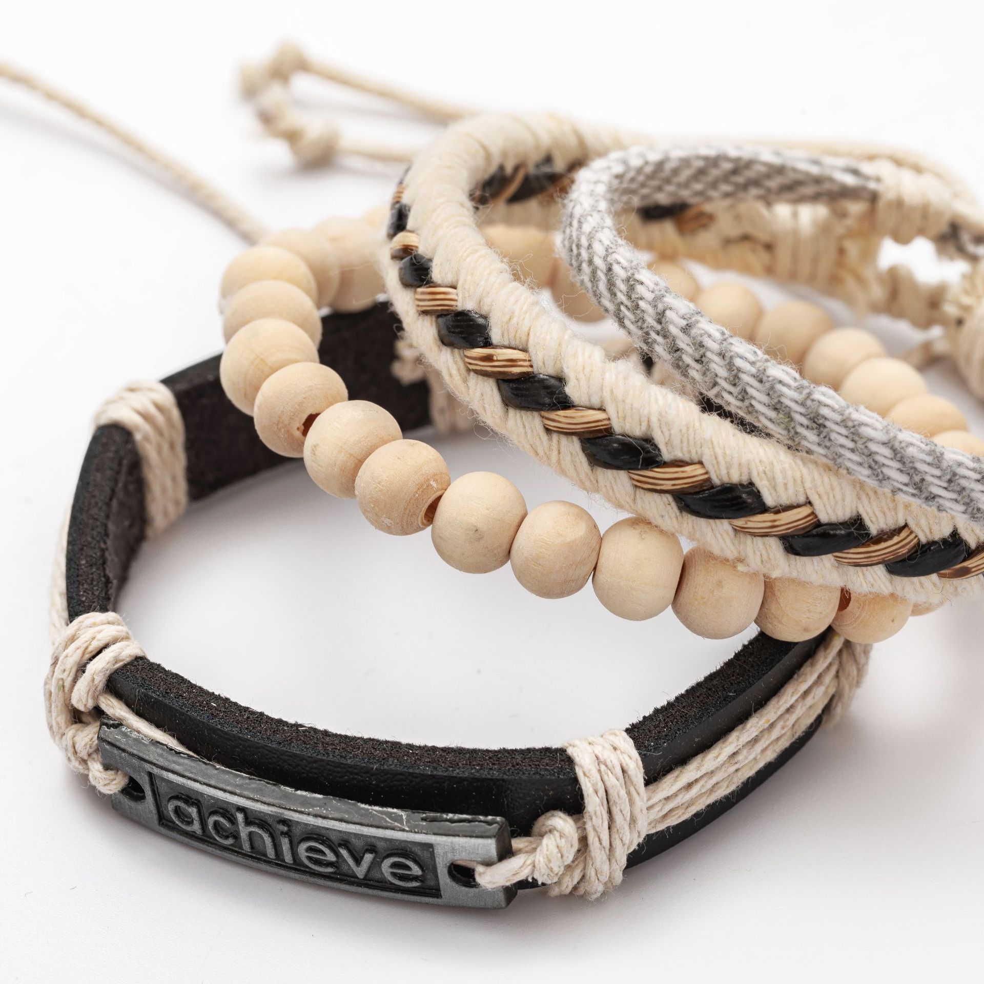 Title 5, Vierdelige armband met gepersonaliseerde mode-a...