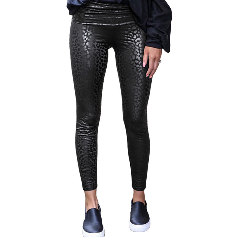 Title 5, Glänzende Leggings mit Leopardenmuster, stylisc...