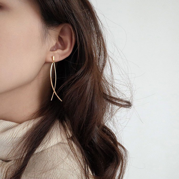 Women's Silver Needle Temperament Elegant Earrings