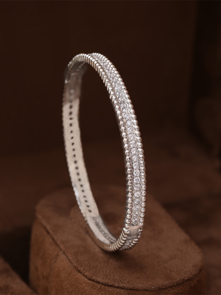 Title 4, Damen-Ring mit Micro-Set-Zirkon-Himmelstern