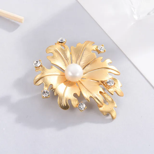 Vintage Inlaid Pearl Leaf Temperament Simple All match Brooch Gold - Shop at LoveMi