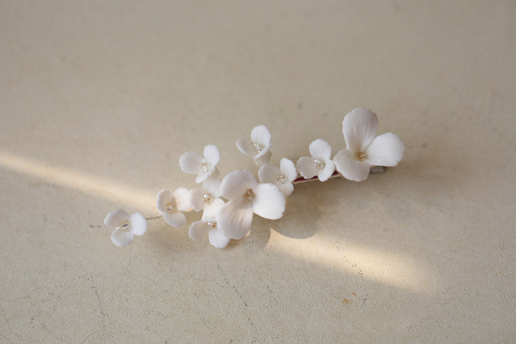 Small And Delicate Ceramic Flower Hairpin
