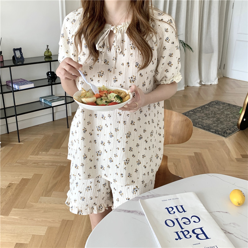 Title 2, Women Sweet Lace Floral Short Sleeve Pajamas