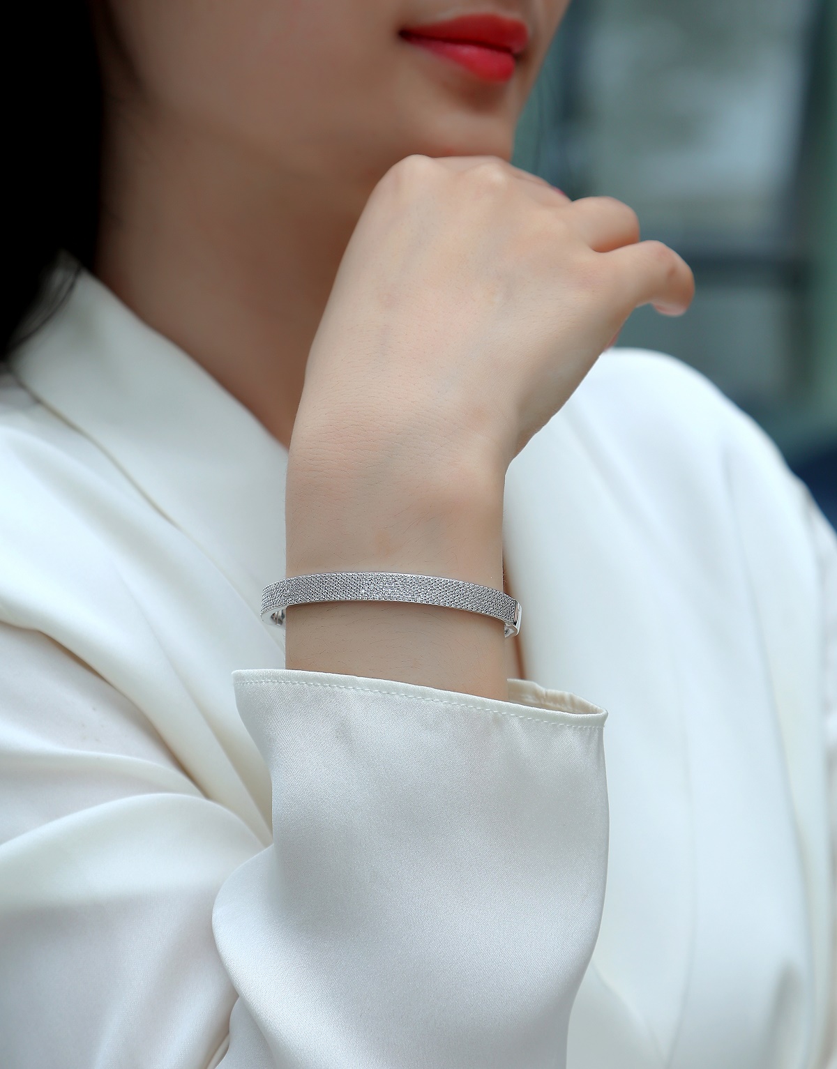 Set With Top-quality Moissanite, This Luxurious And Fashionable Light Luxury Jewelry Silver Bracelet Is Made Of S925 Silver Electroplated With Platinum