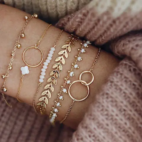 Personality Small Flower Arrow Leaf Bracelet