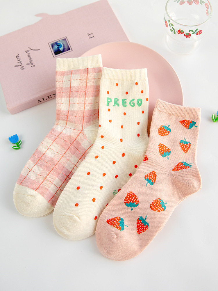 Title 4, Net red personality strawberry cotton socks