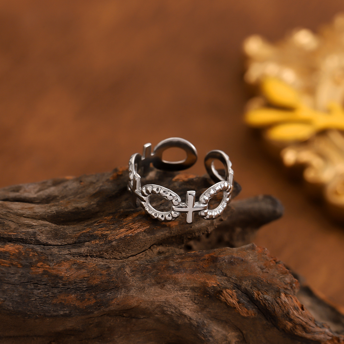 Bold Wide Band Clover Open Ring, Stainless Steel Leaf Ring, Minimalist Niche Design thumbnail 6