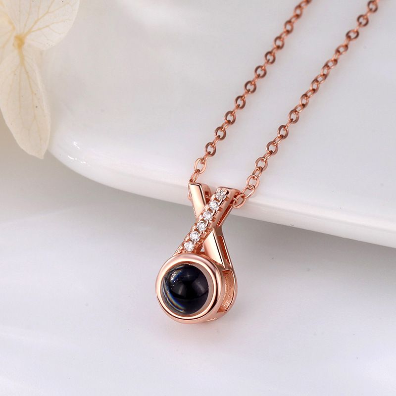 Men's And Women's Fashion Minimalist Clavicle Chain Projection Stone