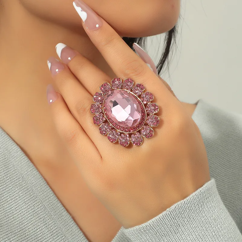 1PC Women's Fashion Personality Ring - Vintage Luxury Sunflower Design With Rhinestones, Open Adjustable Ring, Multi-Color Options, Perfect For Daily Wear & Gifting