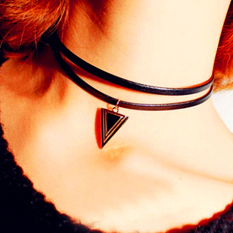 قلادة مزدوجة بتصميم مثلث على طراز هاراجوكو