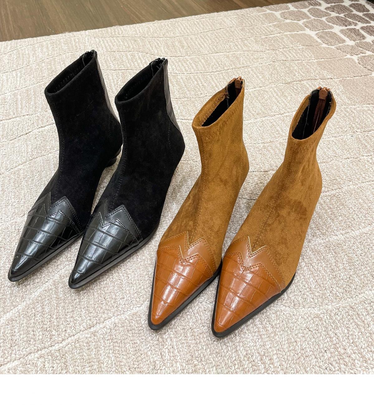 Women Black Spliced Retro Pointed Toe Ankle