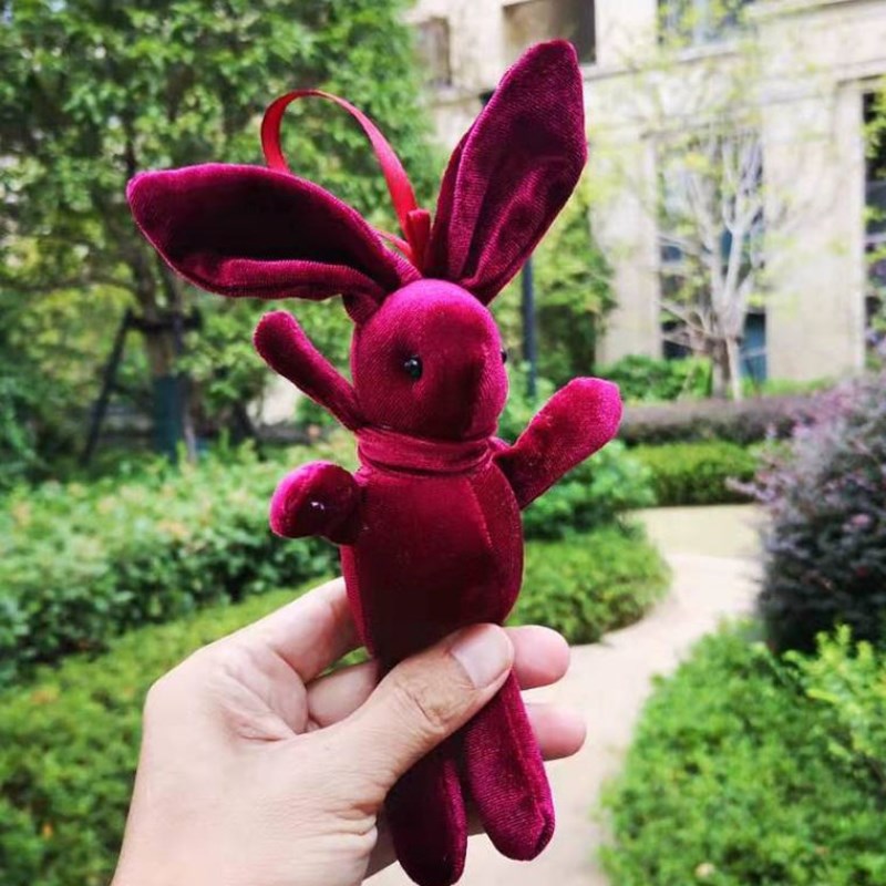 Velvet rabbit crimson