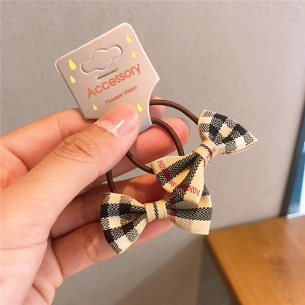 One card with brown grid