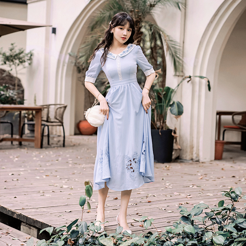 Literary Lapel Retro Literary And Artistic Pendulum Embroidered Dress