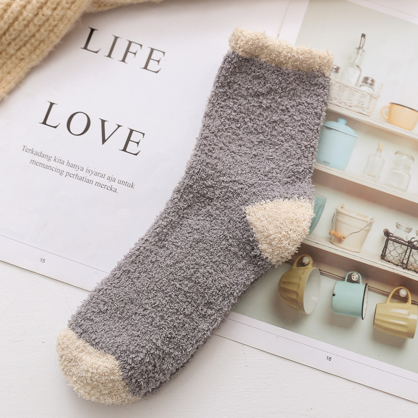 Title 3, Half fleece home socks