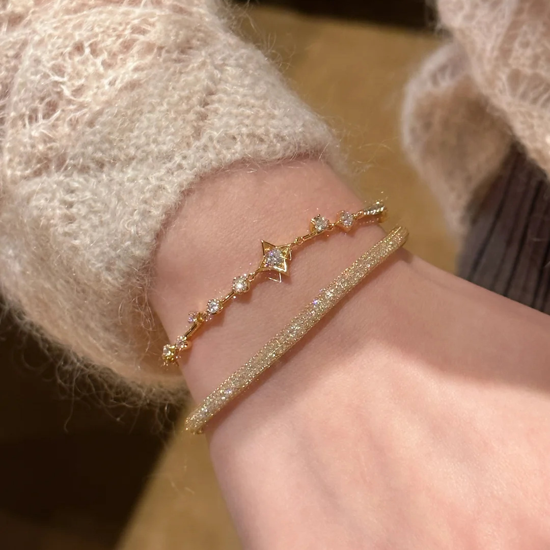 French Delicate Starburst Simulated Zirconia Bracelet For Women, Shiny Brilliant Star Wrist Jewelry Trendy Elegant Starry Hand Accessories — foto 5