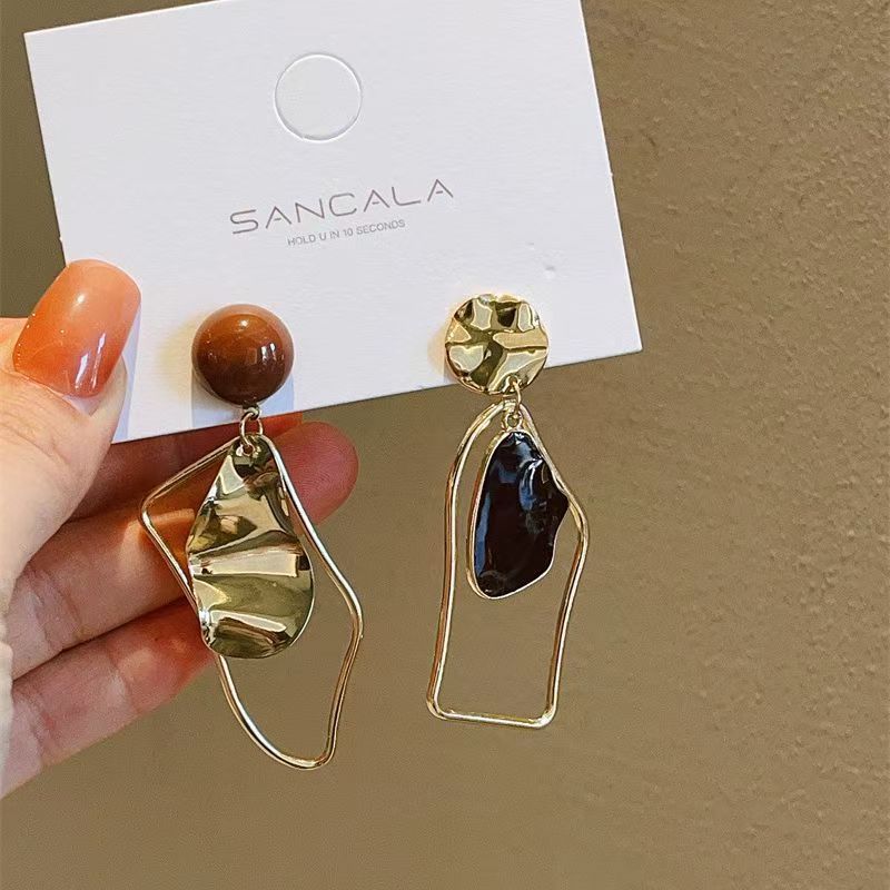 2026 New Autumn Winter Earrings Women Niche Design Geometric Irregular Enamel