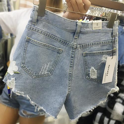 Loose And Thin Chrysanthemum Wide-leg A-line Hot Pants