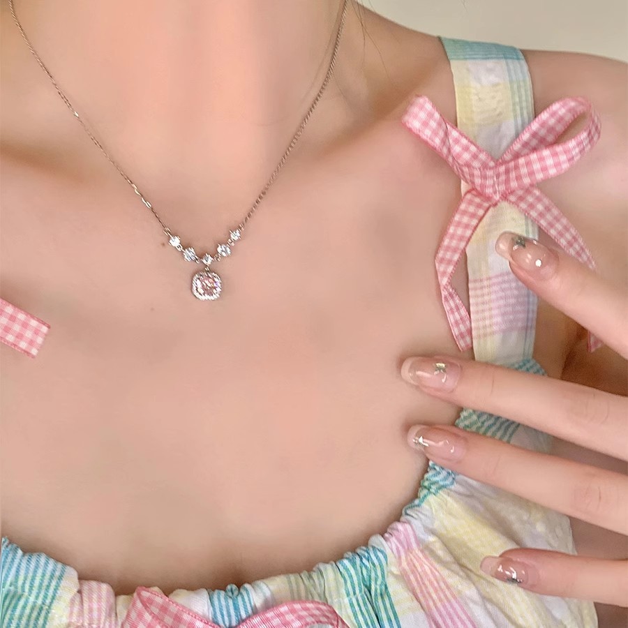 Titanium Steel Non Fading Light Luxury Square Diamond Necklace