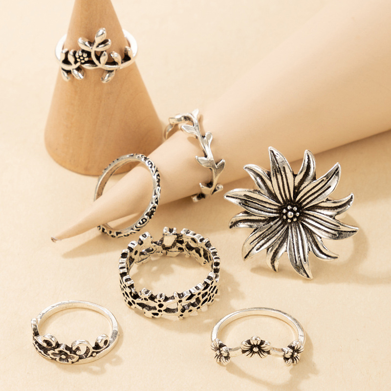 Big Flower Antique Silver Leaf Simple 7-piece Ring