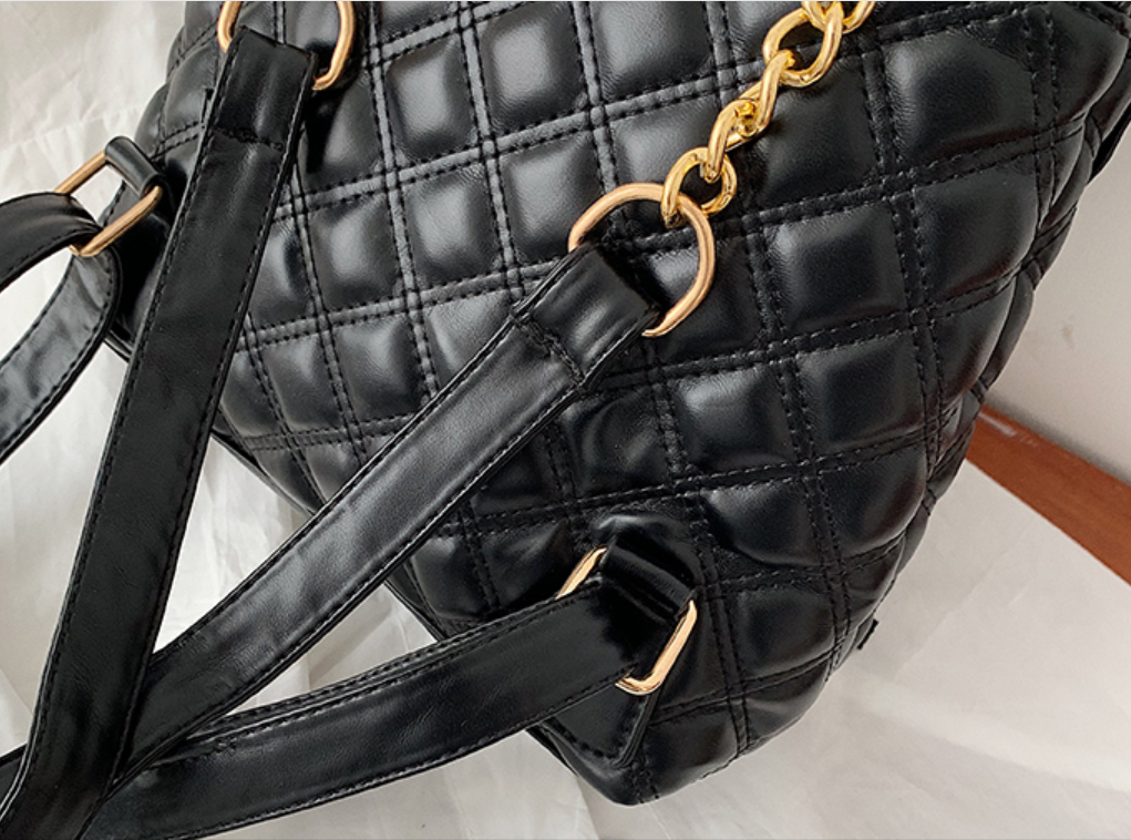 Title 9, Lingge Chain Bag Versatile And Fashionable Back...