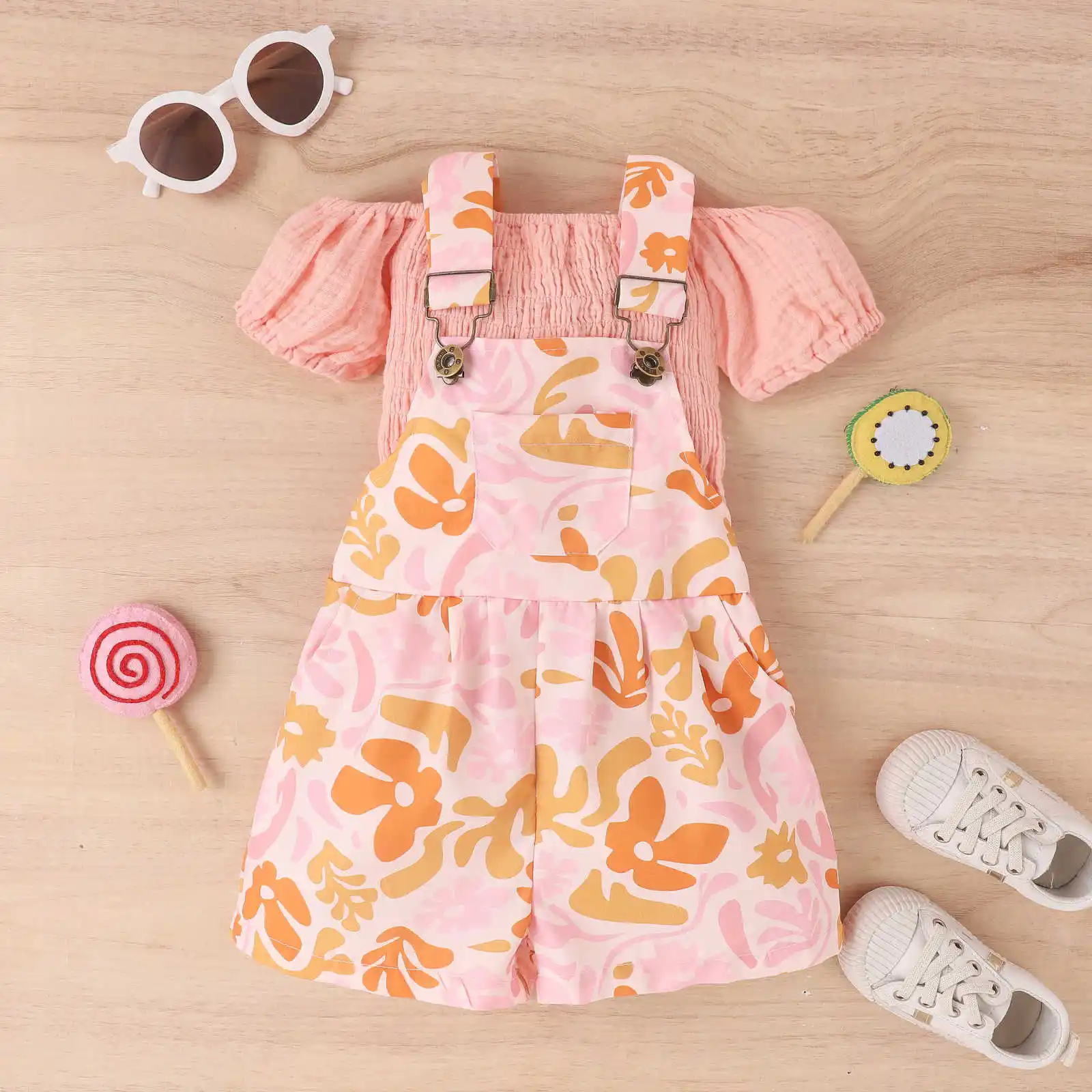 Bubble Sleeve Printed Suspender Shorts Suit