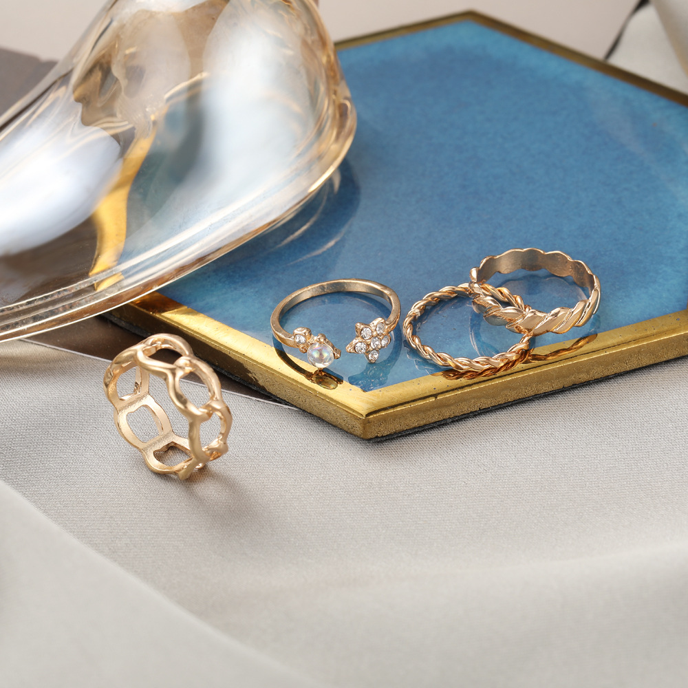 Thick Chain Ring Fashion Personality Twist Women's Ring Combination Set Of 4 Sets Of Golden Joint Rings