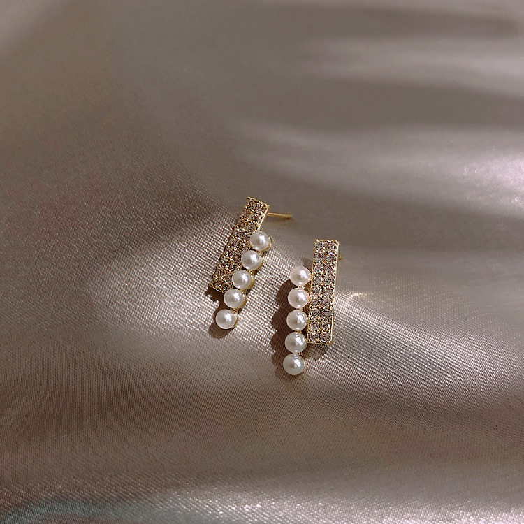 Pearl Crystal Stud Earrings For Women
