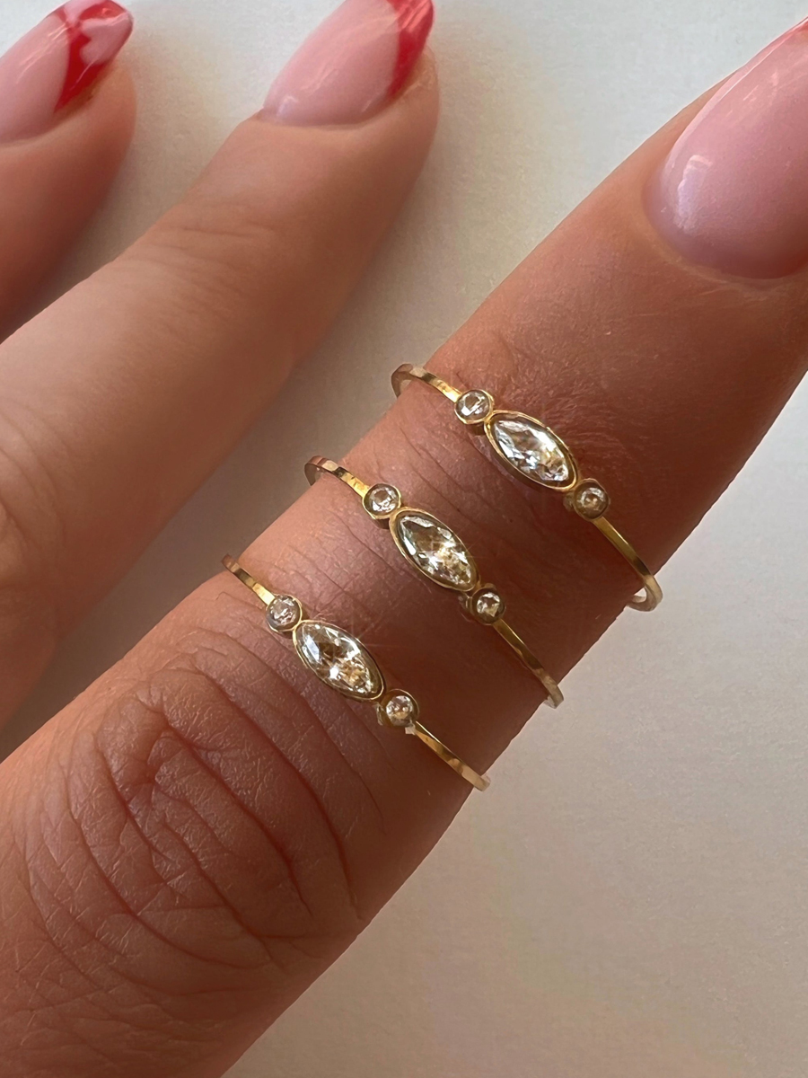 Нежное кольцо с пресноводным жемчугом карамельного циркона