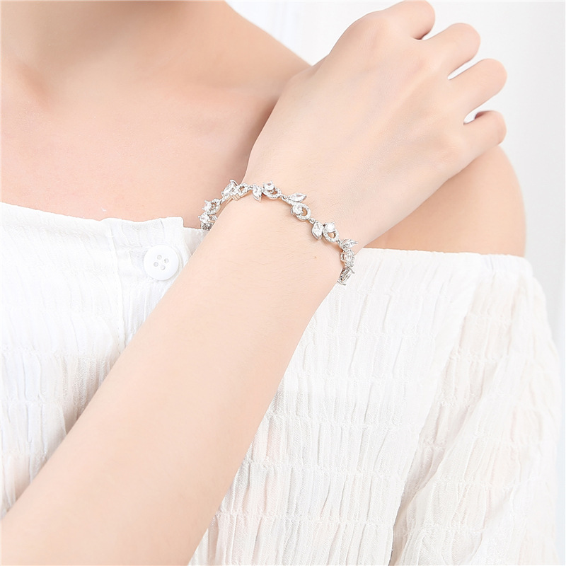 Cold Wind Copper Plated Platinum Micro-inlaid Shiny Bracelet