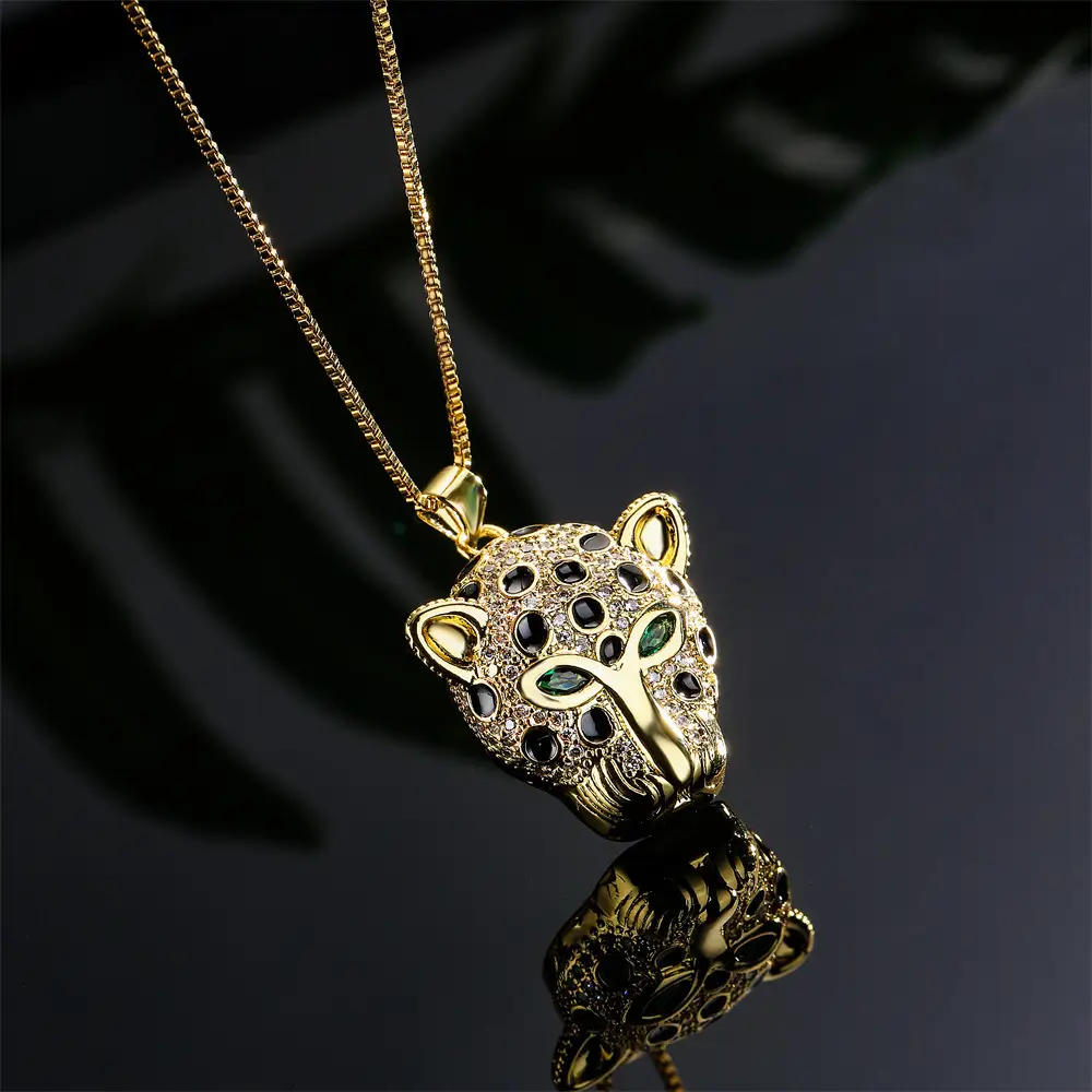 European And American Dominant Leopard Head Pendant