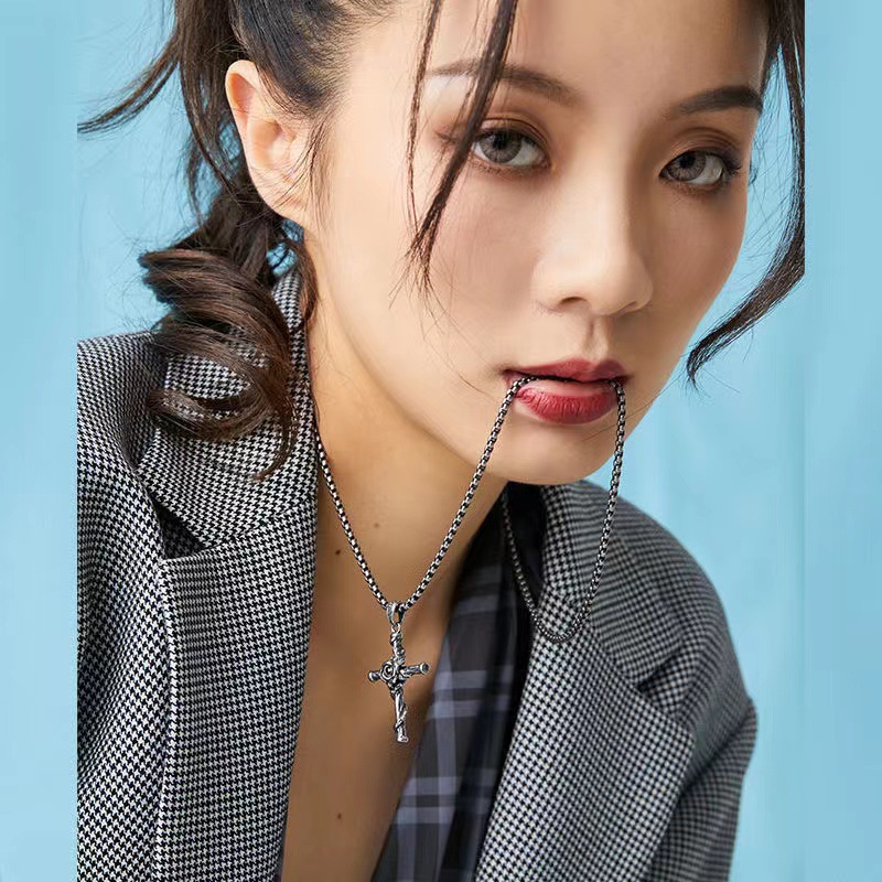 Thorn Rose Cross Necklace Men's Trendy Personality Art Hip Hop Necklace