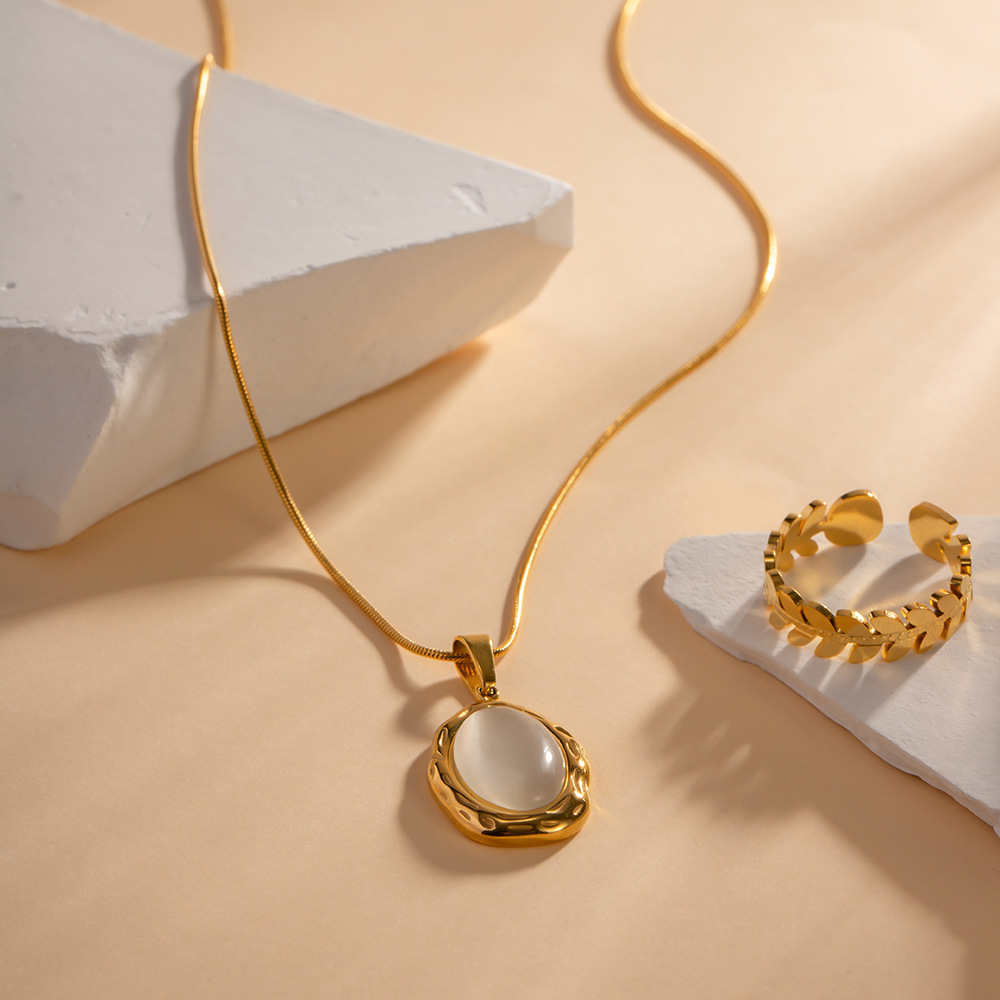 Stainless Steel 18K Gold Plated Natural Stone Pendant Necklace