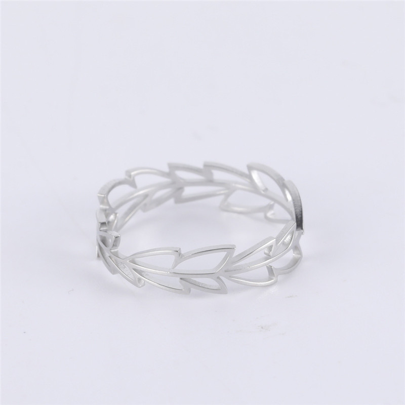 Fashion Leaf Ring Adjustable Titanium Steel Women's